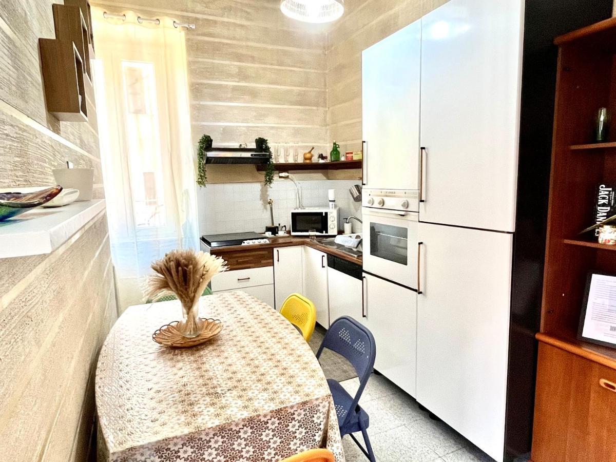 Romuhouse Economy Apartment Metro B Экстерьер фото