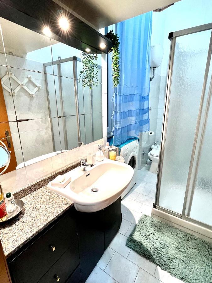 Romuhouse Economy Apartment Metro B Экстерьер фото
